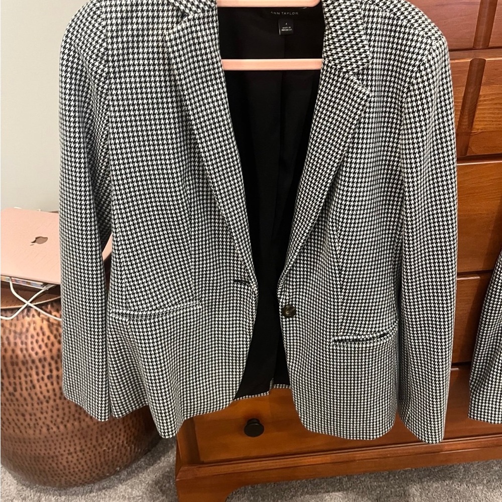 Ann Taylor Classic Black and White Houndstooth Blazer